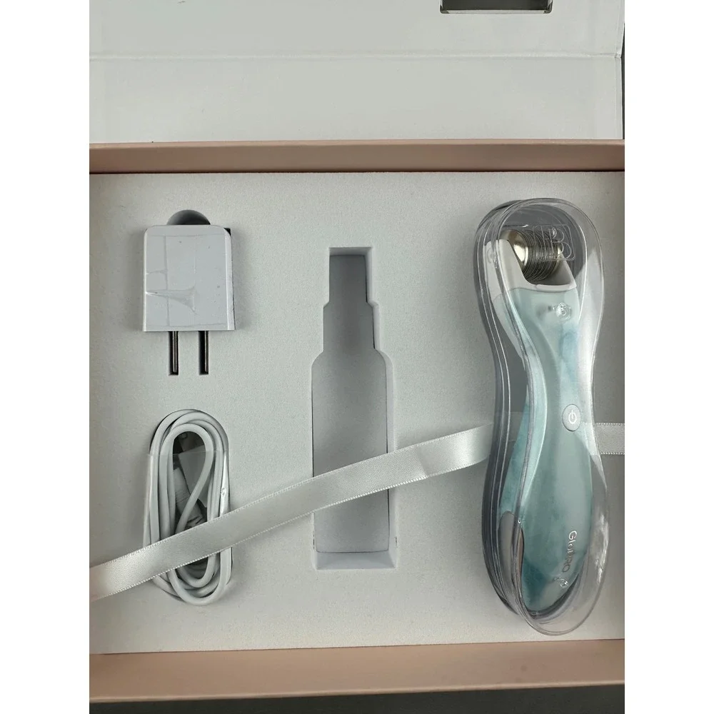 BeautyBio GloPRO - Microneedling‎ Facial Regeneration Tool - Blue